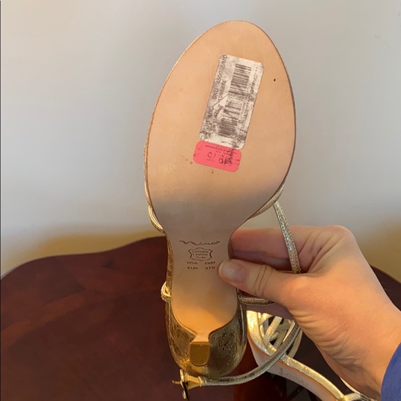 Nina NIB Platinum high heels - Picture 6 of 7